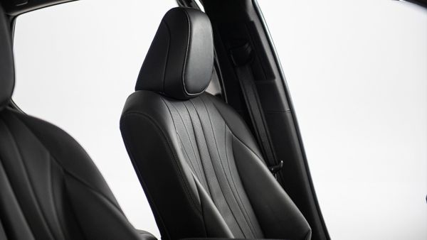 Toyota Mirai, interieur, voorstoelen