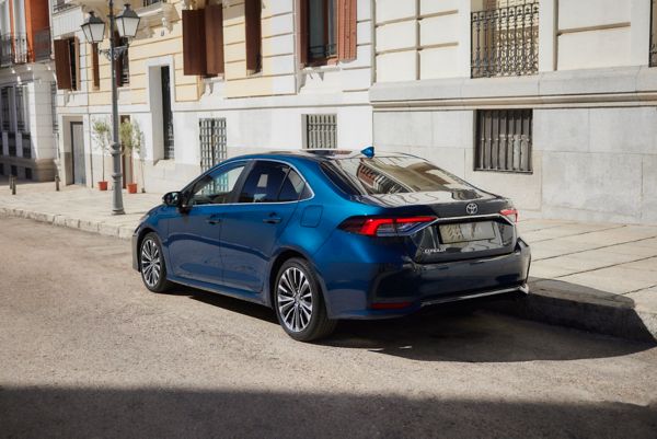 задна част на Corolla Седан Hybrid
