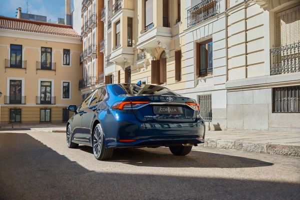 задна част на Corolla Седан Hybrid