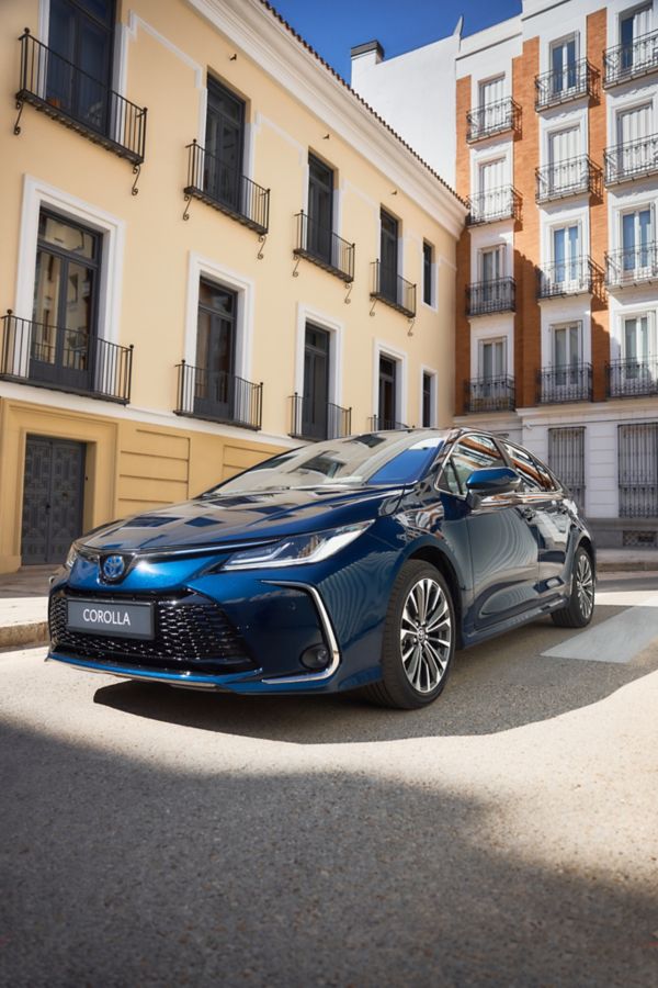 Corolla Hybrid паркирана