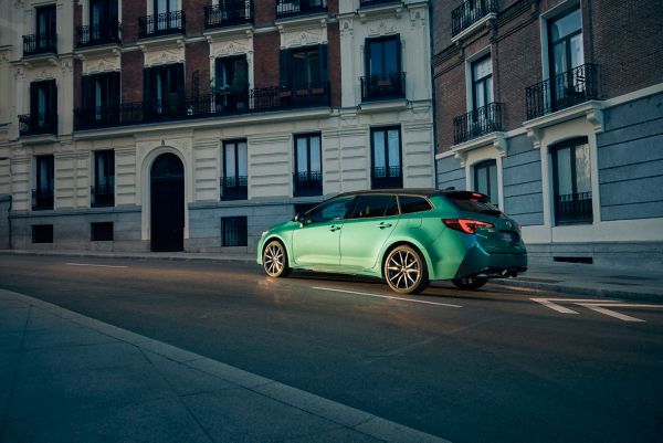 Corolla TS страничен изглед