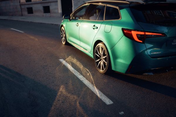 Corolla TS страничен изглед