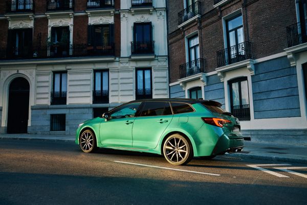 Corolla TS страничен изглед