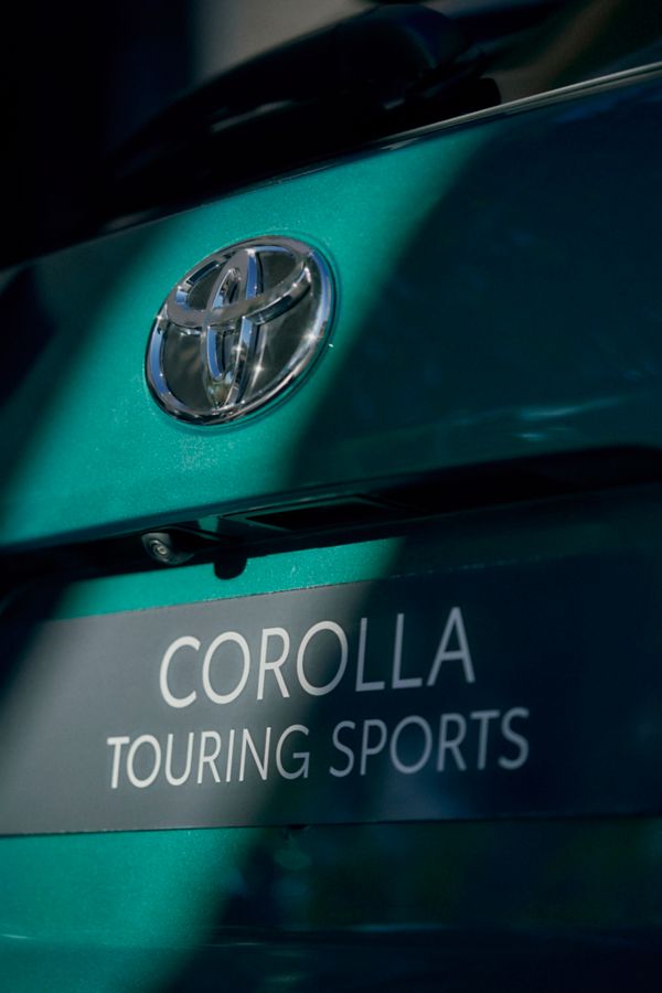 емблема на Corolla TS