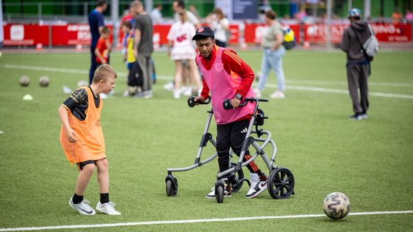 Toyota-Onbeperkte-Sportdag-Lifestyle-voetbal-jongens-RidderhofFotografie