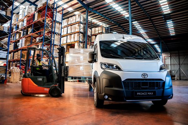 Toyota, PROACE MAX, exterieur, inladen, magazijn