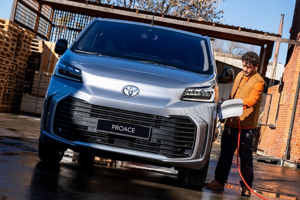 Toyota, PROACE, exterieur, voorkant, opladen