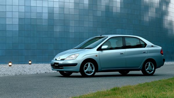 Toyota Prius 1, eerste model in NL, exterieur, linker zijaanzicht