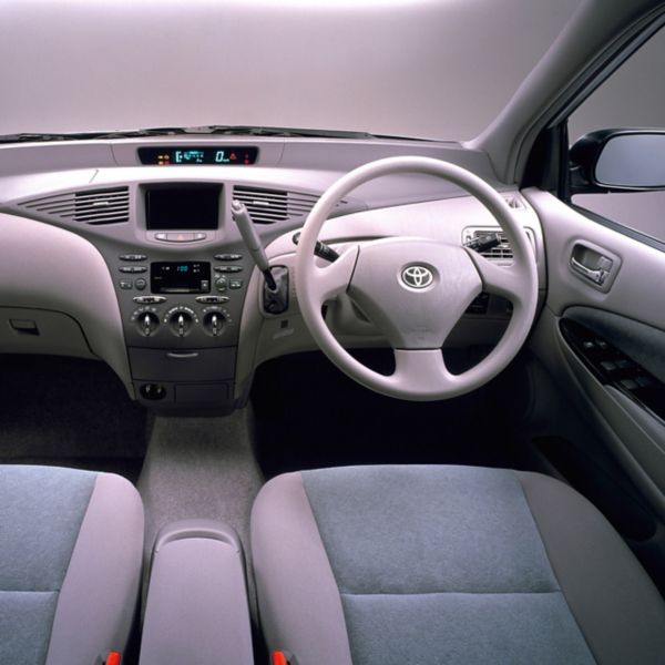 Toyota Prius 1, eerste model in NL, interieur