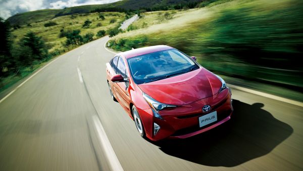 Toyota Prius 4, exterieur, dynamisch, voorzijde