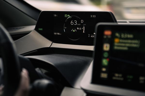 Toyota Prius, interieur, close-up, dashboard, kilometerteller