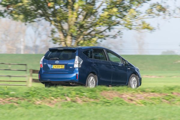 Toyota, PriusPlus, exterieur, dynamisch, rechter, achter, zijaanzicht