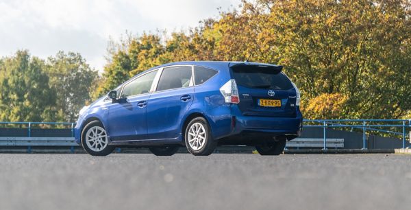 Toyota, PriusPlus, exterieur, linker, achter, zijaanzicht