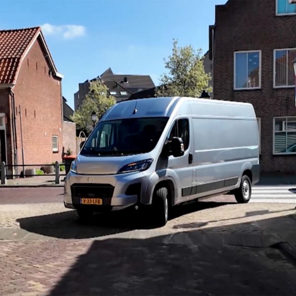 Toyota, Proace, Max, schuinvoor, rijdend, door, schuine, straat