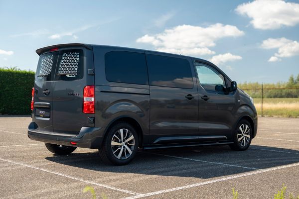 Toyota, Proace, Worker, Stealth, achterkant, exterieur, stilstaand