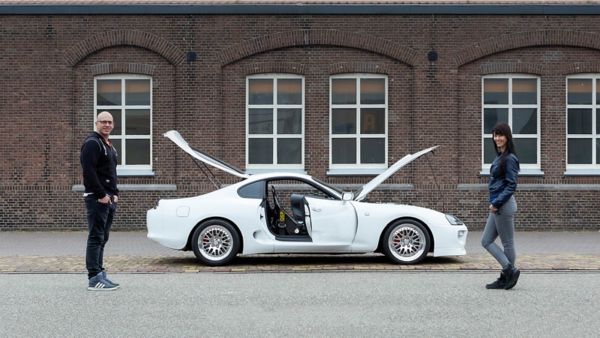 Toyota Supra, exterieur, zijkant, wit, open deuren, motorkap, en kofferdeksel