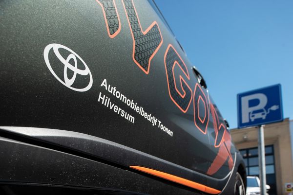 Toyota, Toonen, dealer, Aygo X, sticker