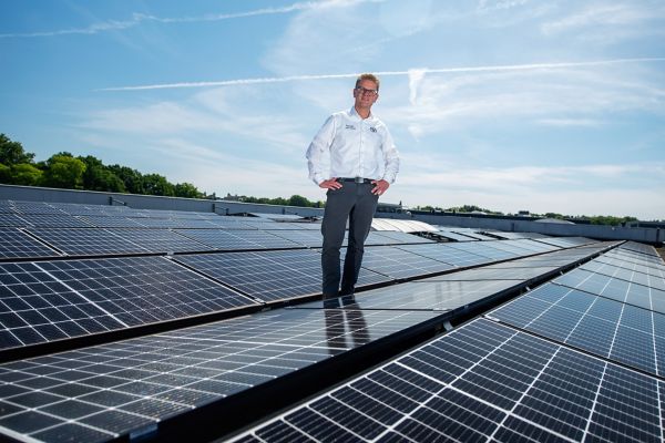 Toyota, Toonen, dealer, Hans Toonen, zonnepanelen