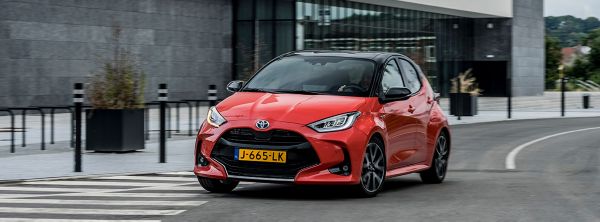 Toyota-Yaris-exterieur-voorkant-rood-2