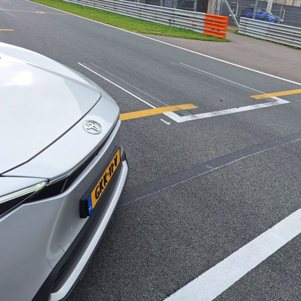 toyota, urban cruiser, bz4x, 2025, exterieur, zijaanzicht, ev experience