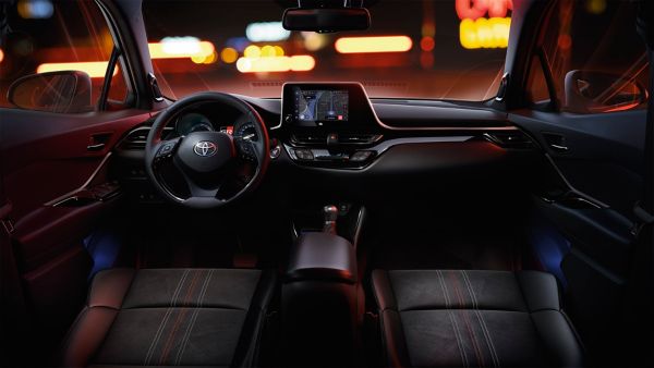 Toyota-c-hr-interieur