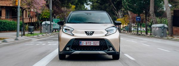 Toyota, exterieur, Aygo, X, pers, op, pad, voorkant, beige