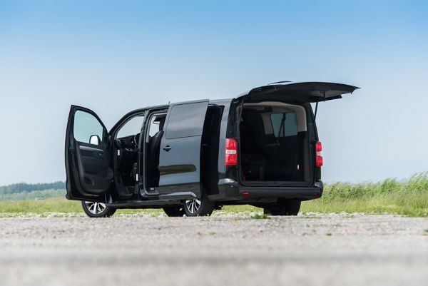 Toyota, exterieur, Proace, zwart, schuinachter, deuren, open