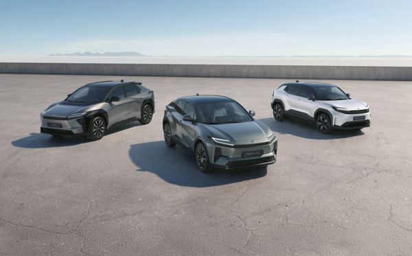 De Toyota bZ4X, C-HR+ en Urban Cruiser op een rij
