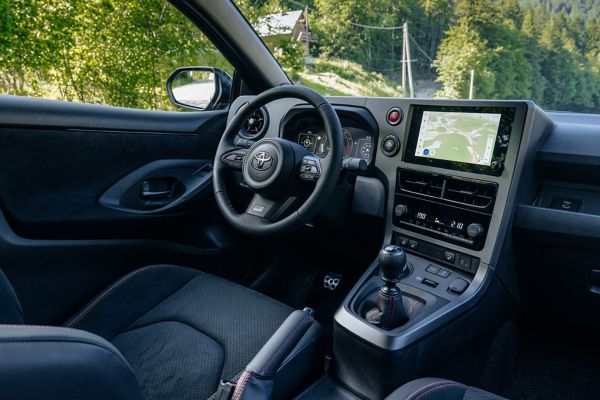 Toyota-interieur-GR-Yaris-dashboard-stuur