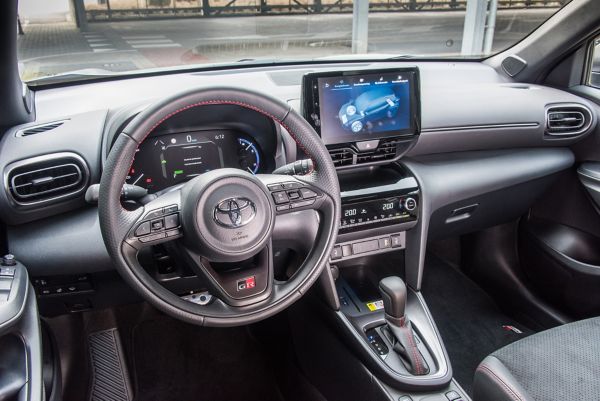 Toyota, interieur, Yaris, Cross, dashboard