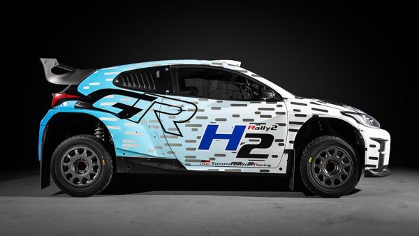 Toyota waterstofrallyauto, exterieur, rechter zijaanzicht