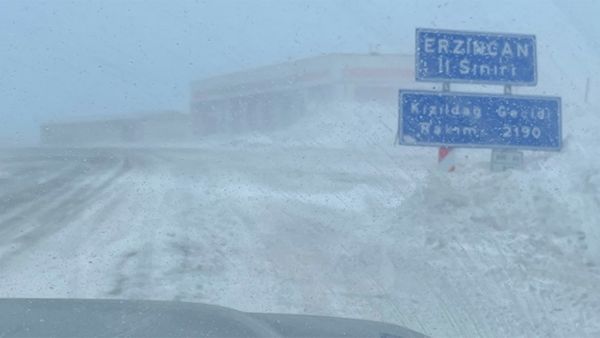 Toyota-world-bart-en-annalouc-turkije-sneeuw