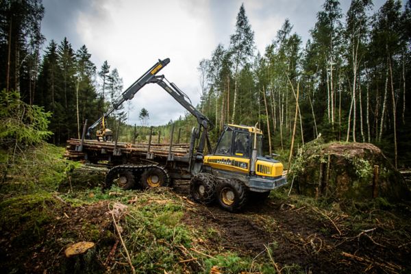 Tomas Töyrylän metsäkone