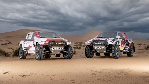 Toyota_Hilux_dakar2023