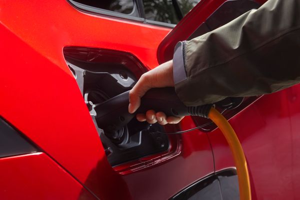 Opladen Toyota C-HR plug-in hybrid