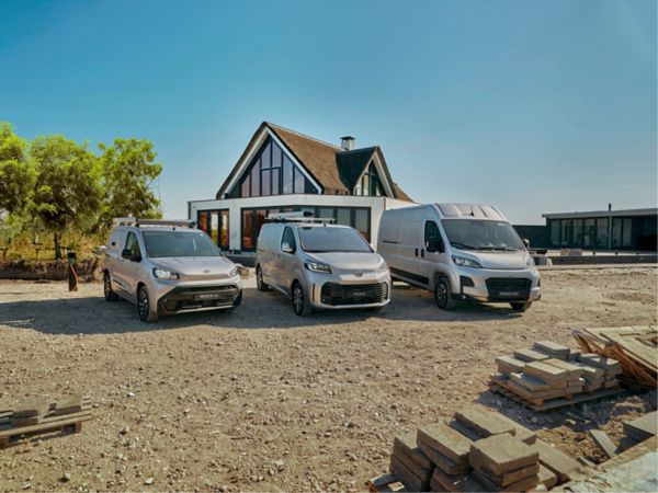 Proace Worker, Proace CIty en Proace Max op een bouwplaats
