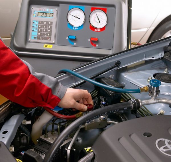 Toyota ilmastointihuolto