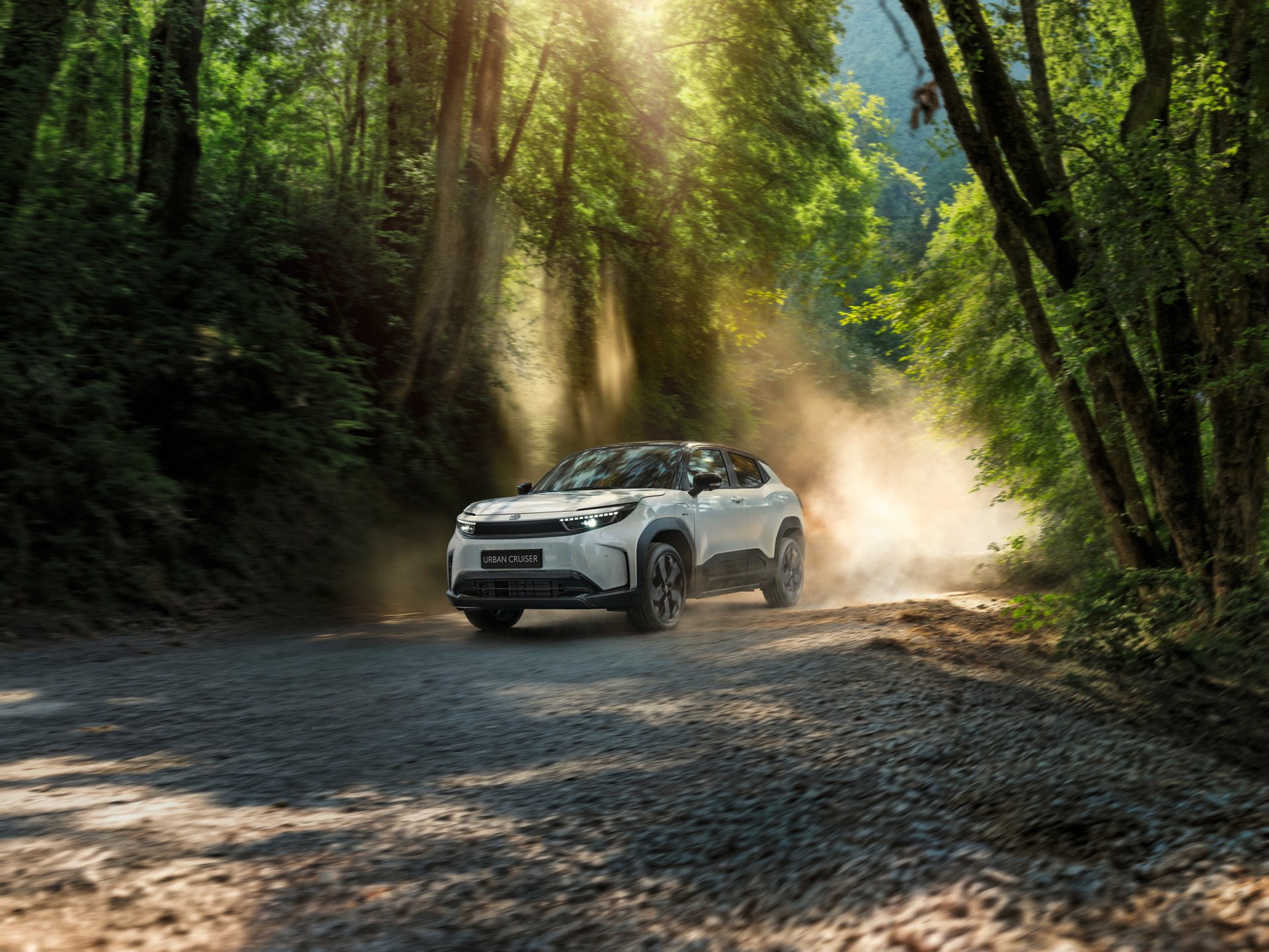 Toyota Urban Cruiser összkerékhajtással kavicsos úton