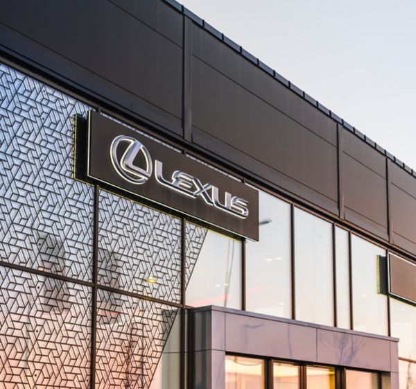 lexus retailer