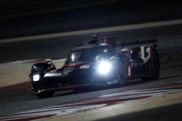 Wereldtitel, Toyota GAZOO Racing, exterieur, linker, vooraanzicht, close-up, car, in het donker