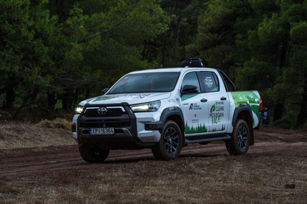 το hilux στο rally acropolis