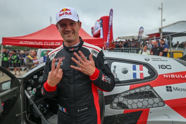 Celebração do piloto Ogier