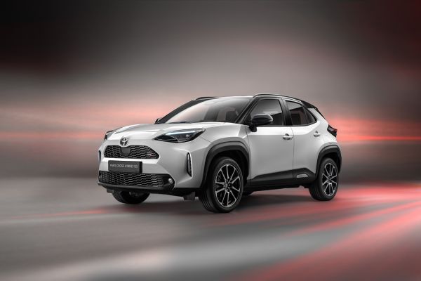 Toyota Yaris Cross Dynamic Business dans la ville