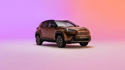 Driekwart vooraanzicht van de nieuwe Toyota Yaris Cross