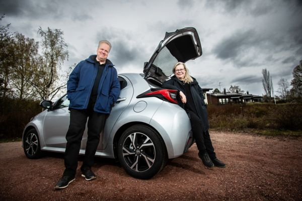 Minna ja Janne Varila sekä Toyota Yaris