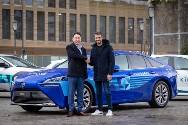 Preparing for Paris 2024 Yoshihiro Nakata is shaking hands with Didier Gambart the Kinto's boss