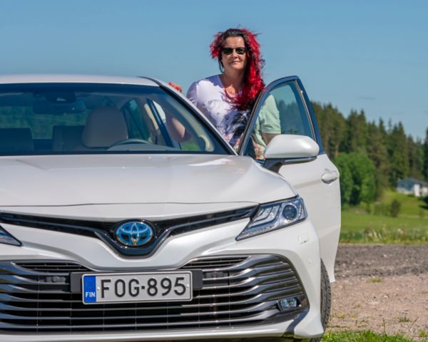 Miia Nordberg ja Toyota Camry