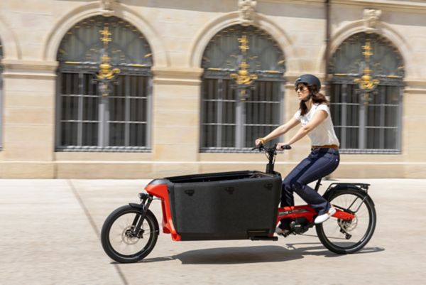 Toyota-vélo-cargo-famille-enfants