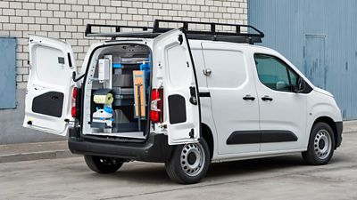 https://scene7.toyota.eu/is/image/toyotaeurope/adapta-vehiculo-taller-toyota