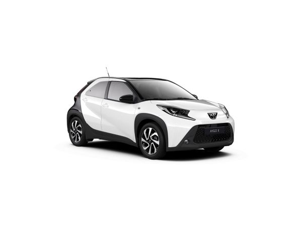 Ein weißer Aygo X auf weißem Hintergrund